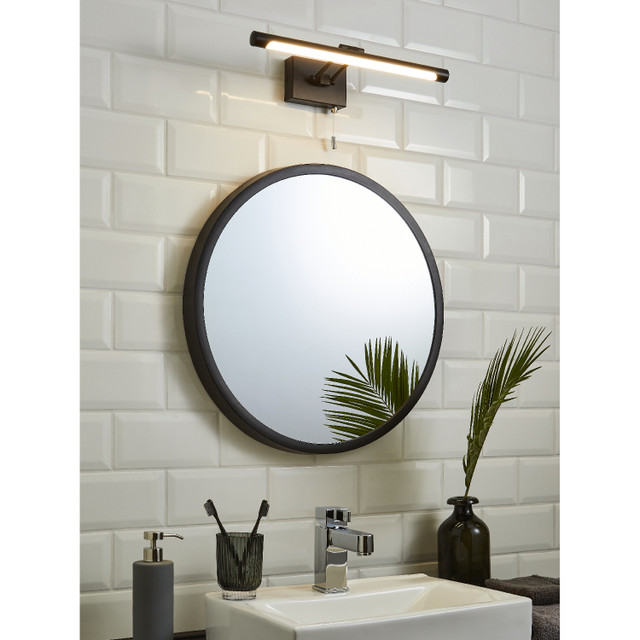 Forum Spa Chai Matt Black 410mm Picture Light - SPA-30993-MBLK - Image 4